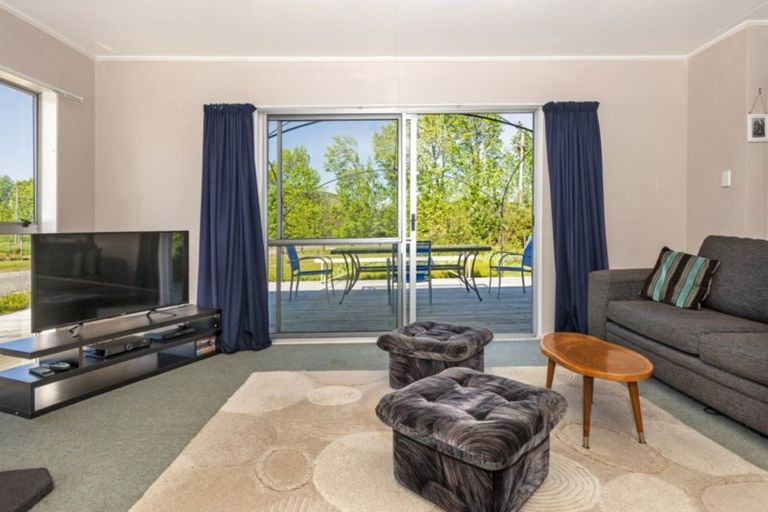 Photo of property in 172 Whatatutu Road, Te Karaka, 4094