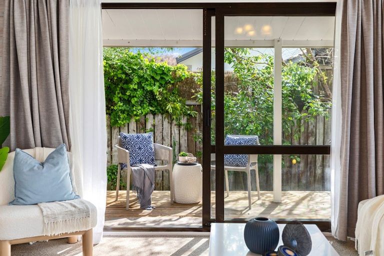 Photo of property in 11a Pokapu Place, Bethlehem, Tauranga, 3110