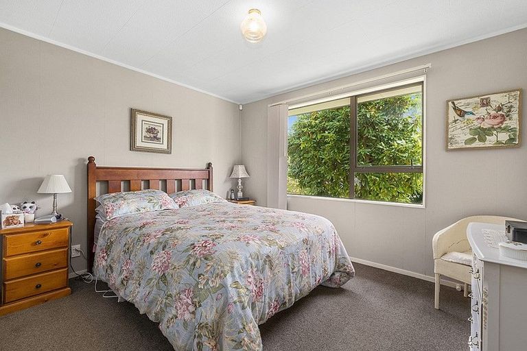 Photo of property in 2b Wyndham Road, Hannahs Bay, Rotorua, 3010