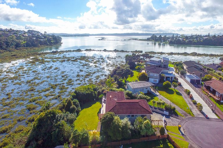 Photo of property in 30 Realm Place, Massey, Auckland, 0614