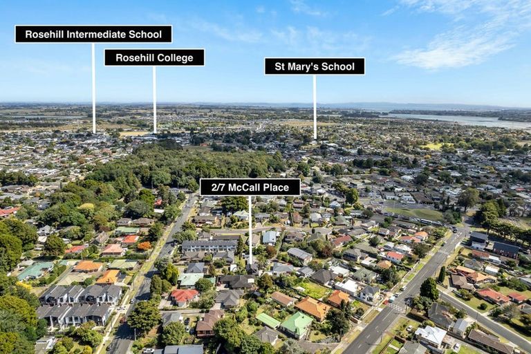 Photo of property in 2/7 Mccall Place, Opaheke, Papakura, 2113