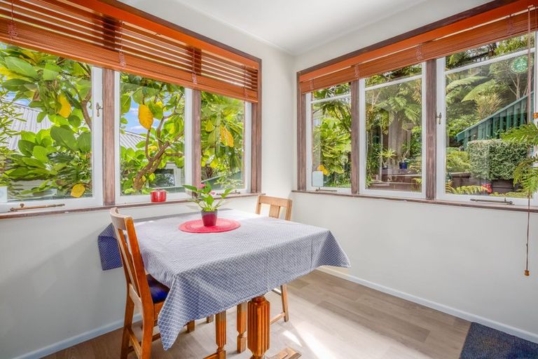 Photo of property in 8 Woodstock Terrace, Tawa, Wellington, 5028