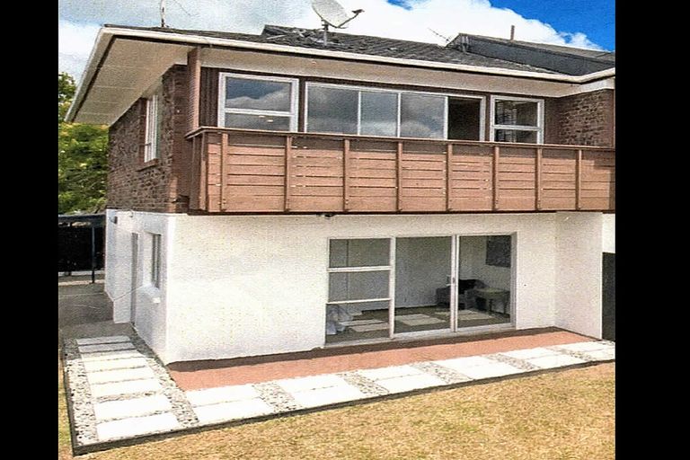 Photo of property in 5/60 West Coast Road, Glen Eden, Auckland, 0602
