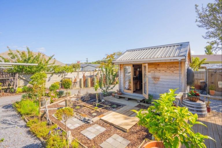 Photo of property in 5 Tararua Street, Paraparaumu, 5032