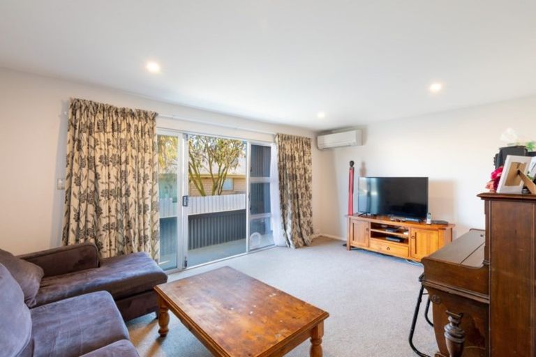 Photo of property in 1/43a Merrington Crescent, Aranui, Christchurch, 8061