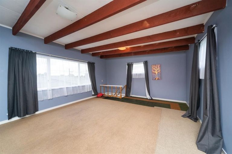 Photo of property in 10 Potaka Street, Marton, 4710