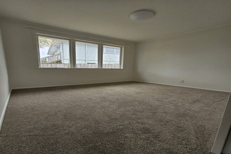 Photo of property in 1/42 Lyttelton Avenue, Forrest Hill, Auckland, 0620