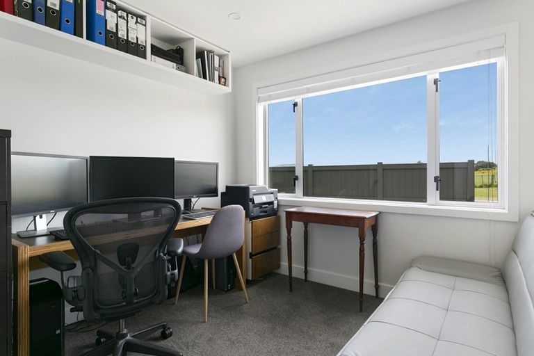 Photo of property in 1 Mahuta Road, Waitahanui, Taupo, 3378