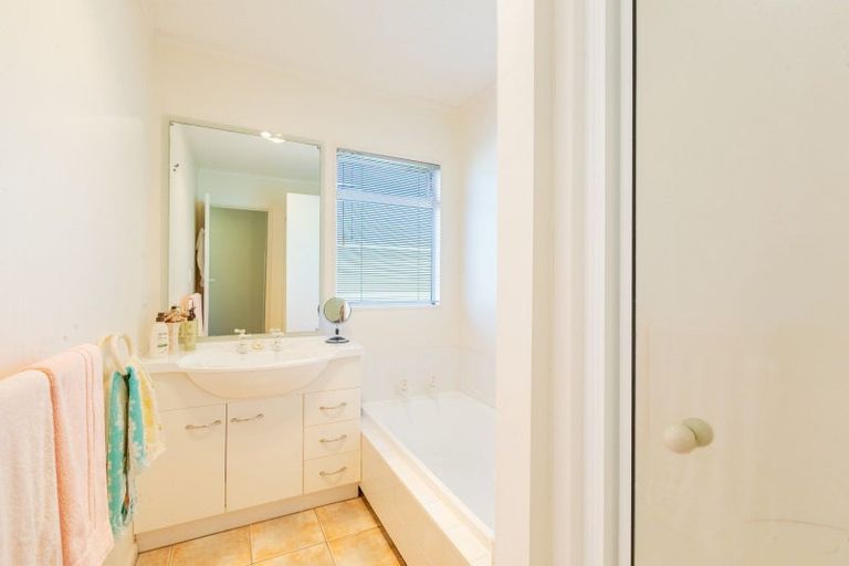 Photo of property in 11a Cheval Place, Taradale, Napier, 4112