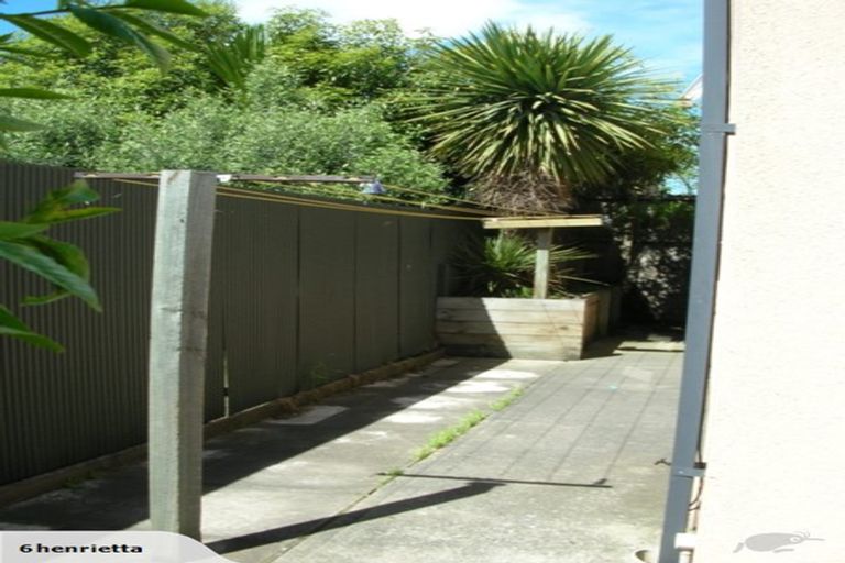 Photo of property in 2/10 Nova Place, Christchurch Central, Christchurch, 8011