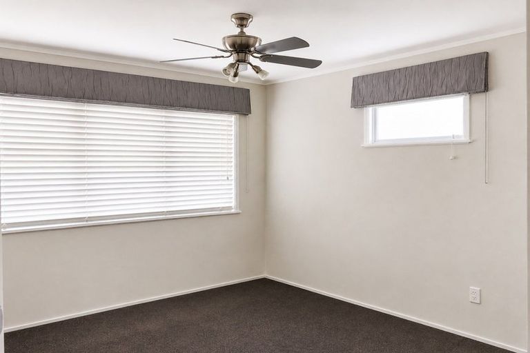 Photo of property in 30 Convair Crescent, Mangere, Auckland, 2022