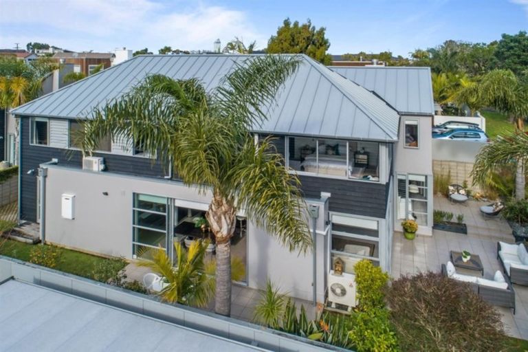 Photo of property in 2a Pierce Road, Milford, Auckland, 0620
