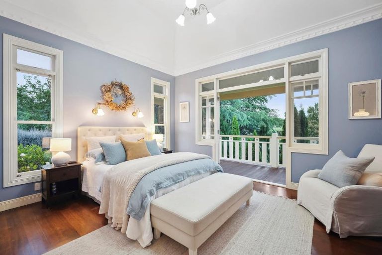 Photo of property in 3 Daphne Harden Lane, Paremoremo, Auckland, 0632