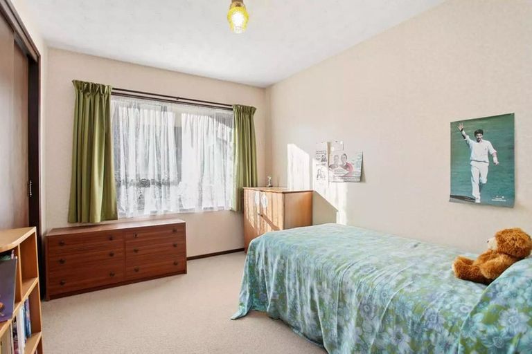 Photo of property in 25 Wyatt Place, Russley, Christchurch, 8042