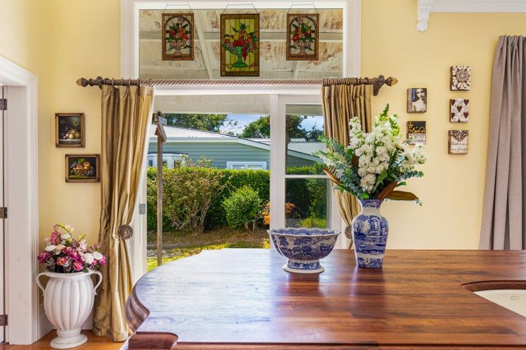 Photo of property in 41 Stanley Point Road, Stanley Point, Auckland, 0624