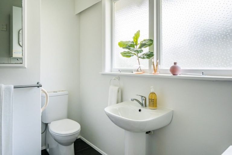 Photo of property in 8/238 Muritai Road, Eastbourne, Lower Hutt, 5013