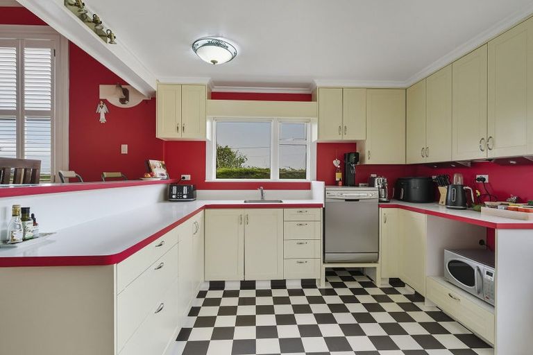 Photo of property in 34 Eglinton Road, The Glen, Dunedin, 9011
