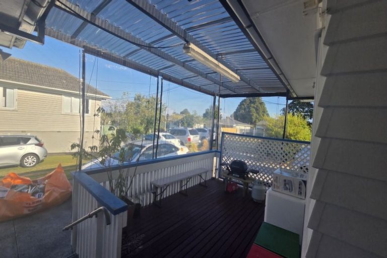 Photo of property in 15 Brains Road, Kelston, Auckland, 0602