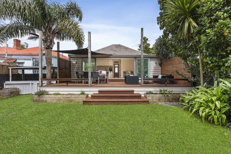 Photo of property in 4 Edenvale Crescent, Mount Eden, Auckland, 1024