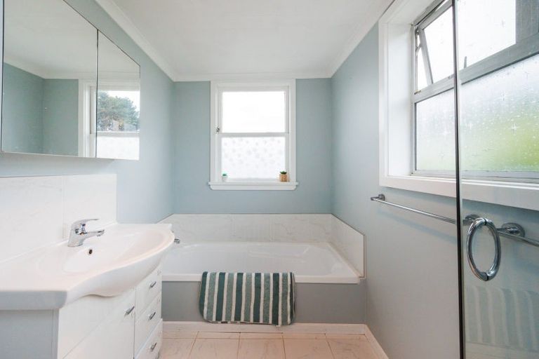 Photo of property in 27 Punga Street, Tangimoana, 4822