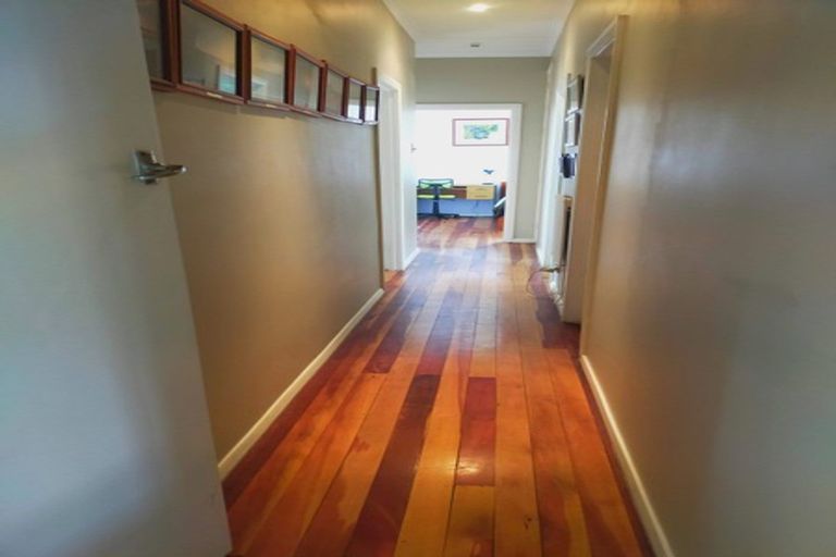 Photo of property in 1407 Caroline Road, Mayfair, Hastings, 4122