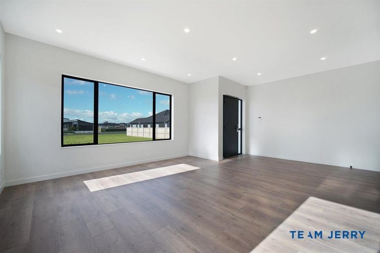 Photo of property in 81 Clarks Beach Road, Clarks Beach, 2122