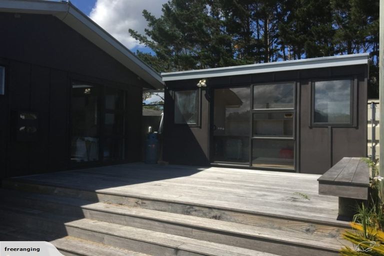 Photo of property in 1283 State Highway 16, Waimauku, 0883