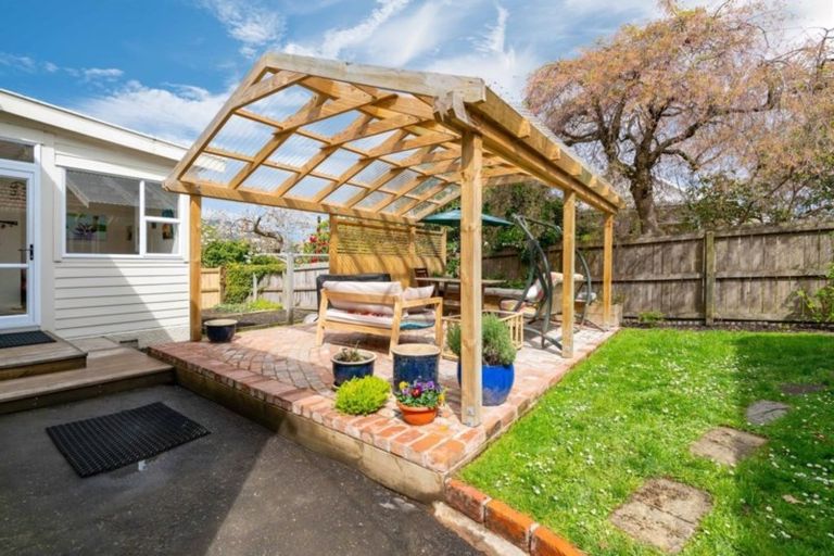 Photo of property in 139 Eglinton Road, Mornington, Dunedin, 9011