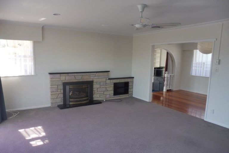 Photo of property in 19 Samuel Place, Queenwood, Hamilton, 3210