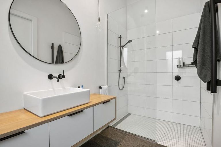 Photo of property in 26 Norwood Road, Bayswater, Auckland, 0622