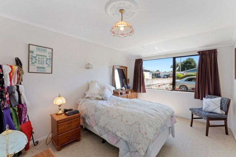 Photo of property in 98a Winchester Street, Levin, 5510