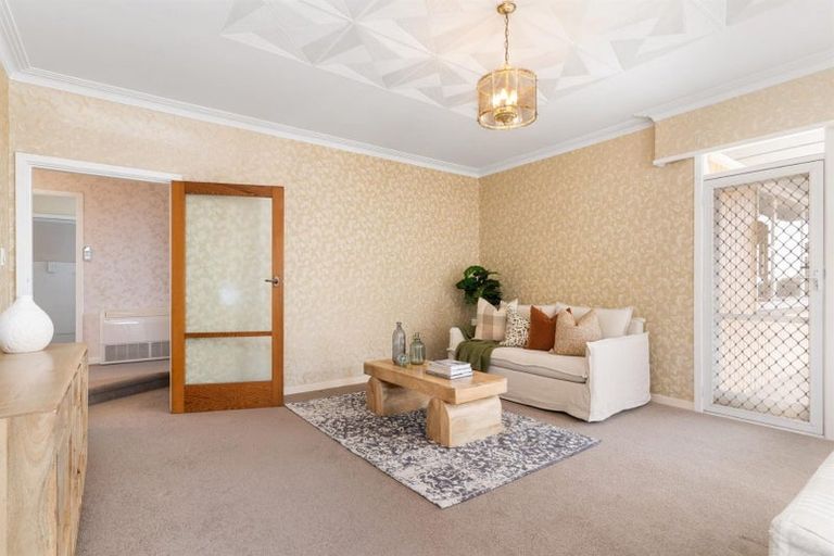 Photo of property in 38 Dyers Pass Road, Cashmere, Christchurch, 8022