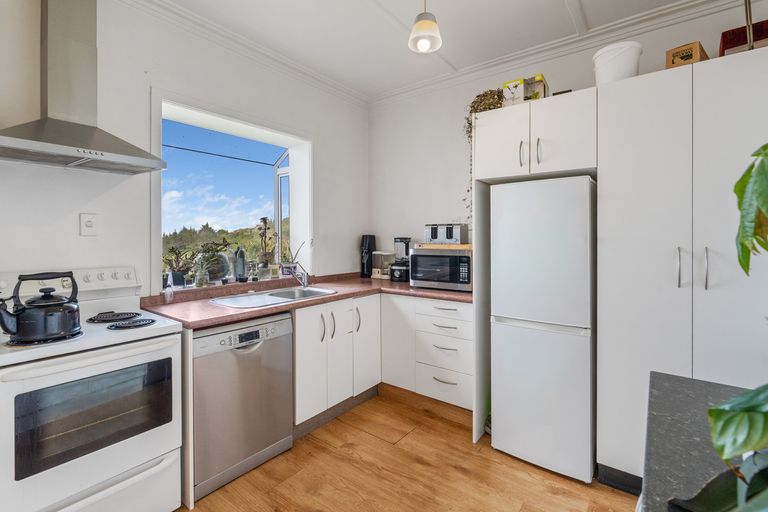 Photo of property in 79 Middleton Road, Kew, Dunedin, 9012