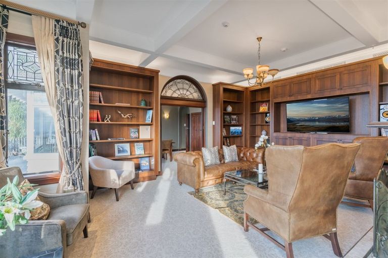 Photo of property in 141 Hackthorne Road, Cashmere, Christchurch, 8022