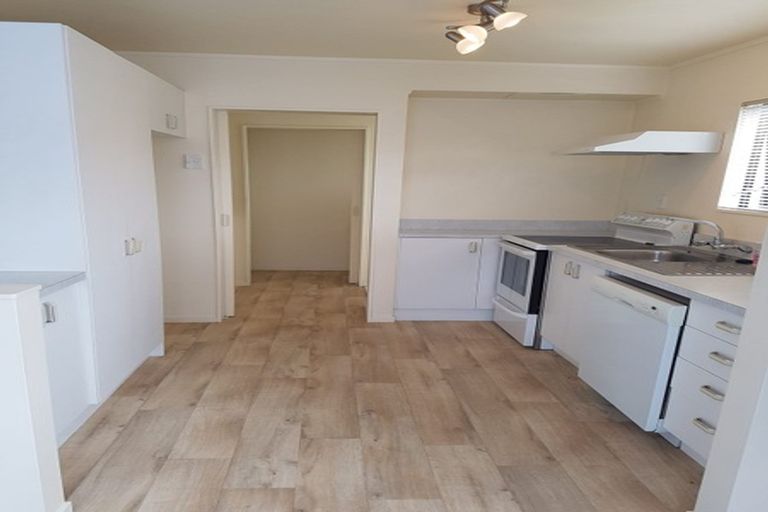 Photo of property in 24/24 Eastglen Road, Glen Eden, Auckland, 0602