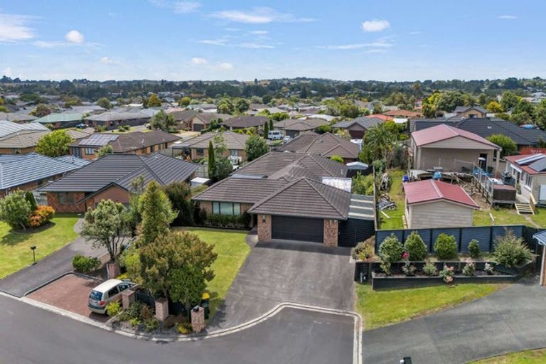 Photo of property in 21 Mandalay Place, Waiuku, 2123