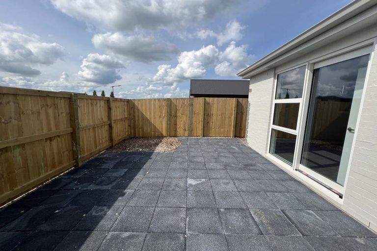 Photo of property in 32 Waruhia Crescent, Rototuna North, 3281