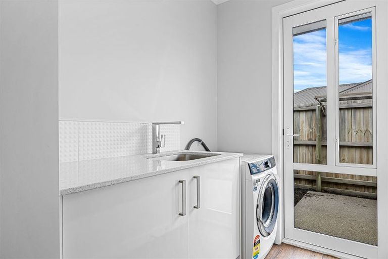 Photo of property in 6 Bamber Crescent, Halswell, Christchurch, 8025