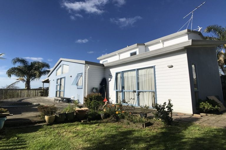 Photo of property in 21 Jacanas Place, Unsworth Heights, Auckland, 0632