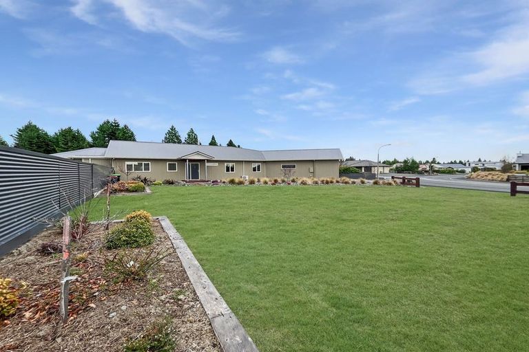 Photo of property in 35 Irishman Drive, Twizel, 7901