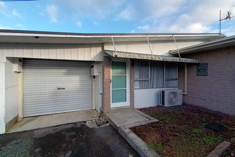 Photo of property in 18 Otaika Road, Woodhill, 0110