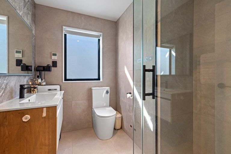 Photo of property in 10b Cranston Street, Torbay, Auckland, 0632