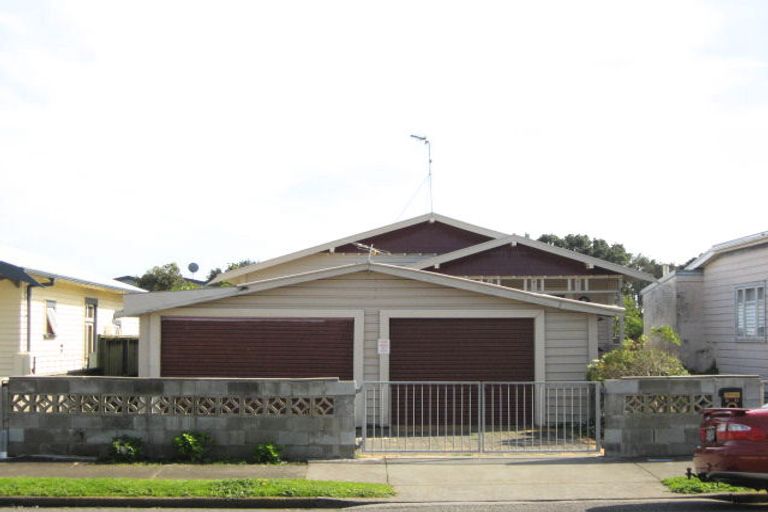 Photo of property in 90 Hine Street, New Plymouth, 4310