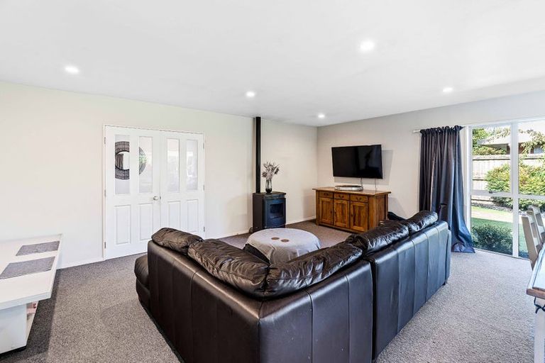 Photo of property in 3 Hamish Place, Westmorland, Christchurch, 8025