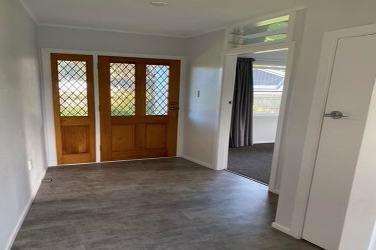 Photo of property in 6 Moehau Grove, Trentham, Upper Hutt, 5018