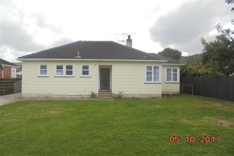 Photo of property in 43 Petherick Street, Taita, Lower Hutt, 5011