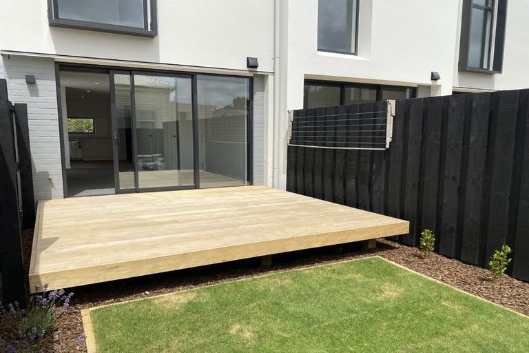 Photo of property in 35 Charles Street, Waltham, Christchurch, 8011