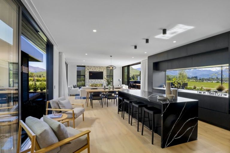 Photo of property in Kawarau Heights, 14 Kawarau Heights Boulevard, Lake Hayes, Queenstown, 9304