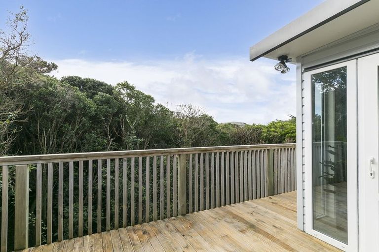 Photo of property in 23 Padnell Crescent, Paparangi, Wellington, 6037