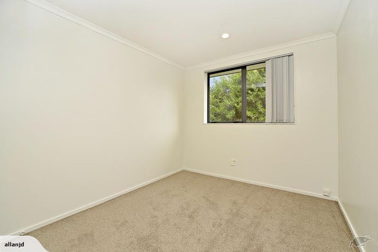 Photo of property in 8 Scotts Field Drive, Takanini, 2112